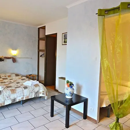 Le Clos La Verdiere Hotel 2*
